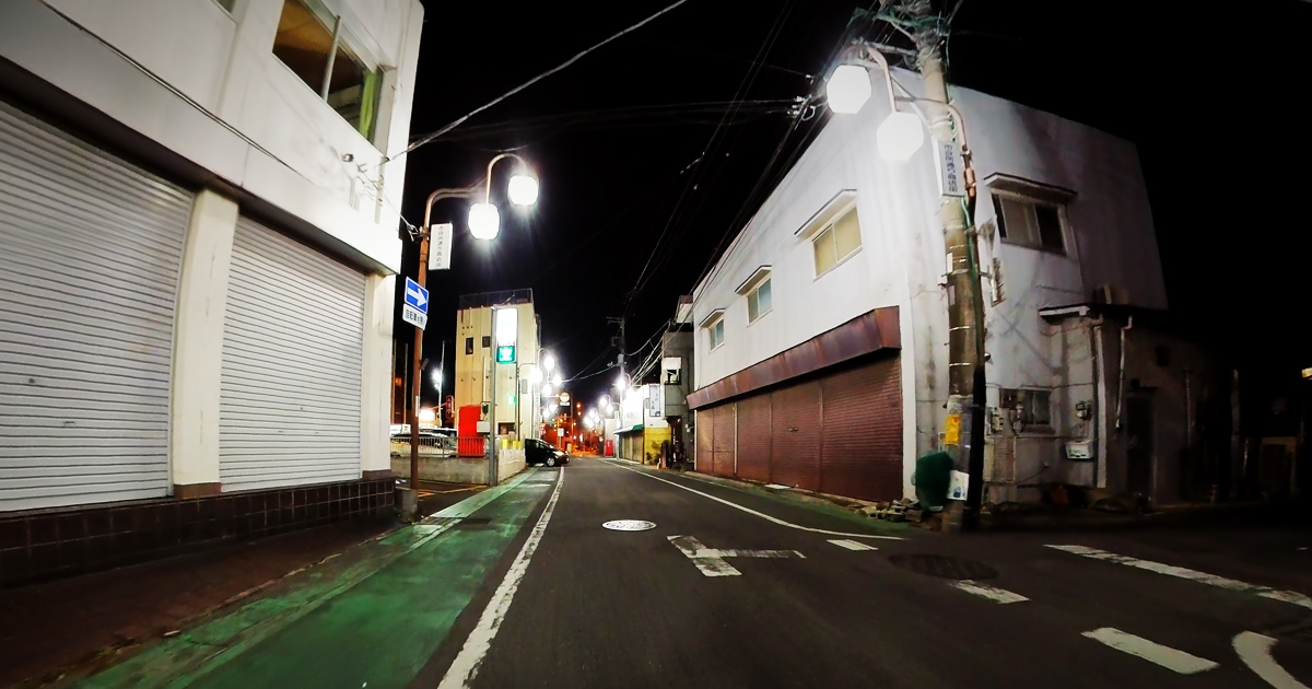 Shopping street at the east exit of Ageo Station Shopping street at the east exit of Ageo Station