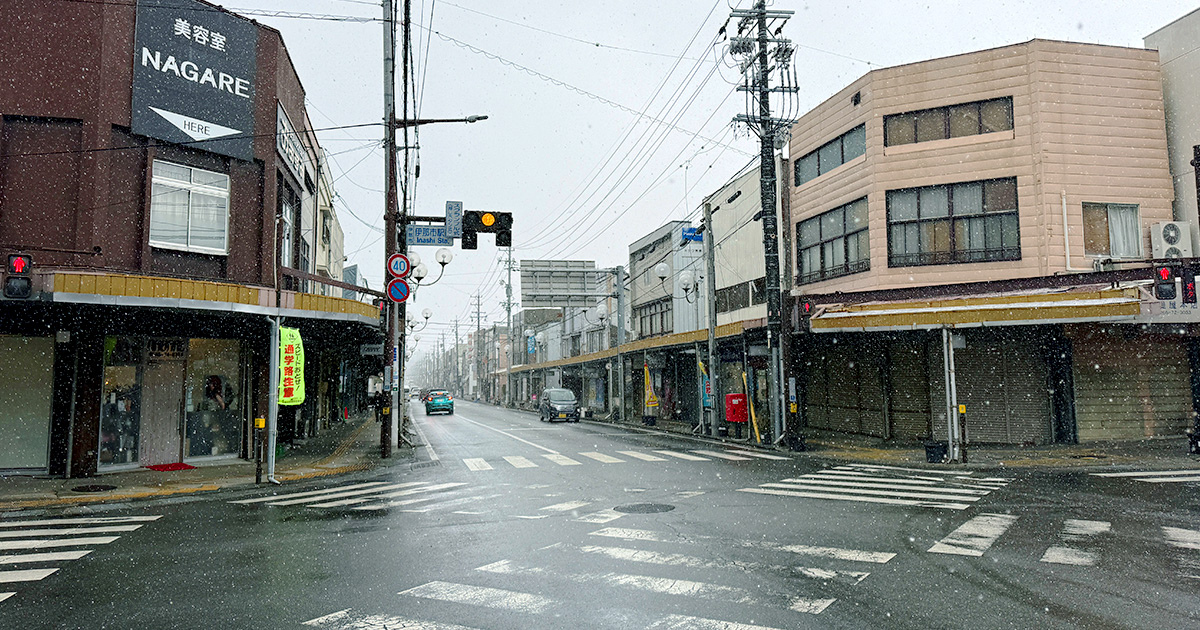 雪の日の商店街