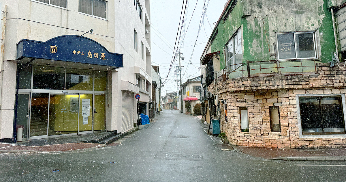 路地とホテル島田屋