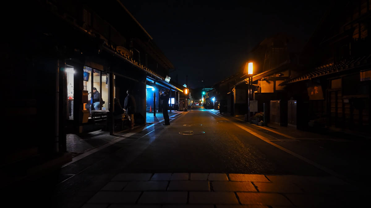 Aichi Kita FM broadcasting booth A broadcasting booth for local FM station Aichi Kita FM 84.2 MHz, with fans gathered nearby